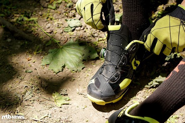 Der zweite Vorteil des Boa Systems: Der Schuh lässt sich in Sekundenschnelle weit öffnen Der zweite Vorteil des Boa Systems: Der Schuh lässt sich in Sekundenschnelle weit öffnen