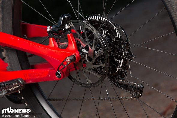 SRAM Code-Bremsen verlangsamen das Capra SRAM Code-Bremsen verlangsamen das Capra