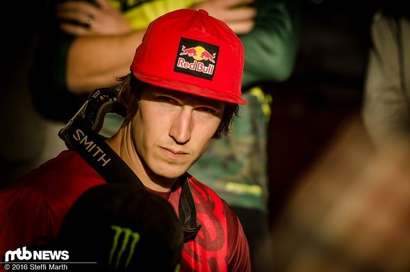 Brandon Semenuk war vor seinem Finallauf hochkonzentriert. Er ist einfach ein Genie auf dem Mountainbike, ein Megatalent – das hat er heute eimal mehr eindrucksvoll bewiesen. Brandon Semenuk war vor seinem Finallauf hochkonzentriert. Er ist einfach ein Genie auf dem Mountainbike, ein Megatalent – das hat er heute eimal mehr eindrucksvoll bewiesen.