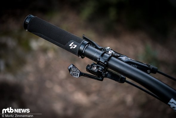 Der Trigger-Hebel der RockShox Reverb-Sattelstütze bietet eine hervorragende Ergonomie Der Trigger-Hebel der RockShox Reverb-Sattelstütze bietet eine hervorragende Ergonomie