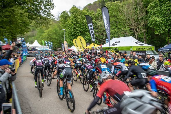 Ein hochkarätiges Starterfeld mit vielen Stars der Szene versammelte sich unterm Rosenstein zum Auftakt der MTB-Bundesliga 2019 Ein hochkarätiges Starterfeld mit vielen Stars der Szene versammelte sich unterm Rosenstein zum Auftakt der MTB-Bundesliga 2019
