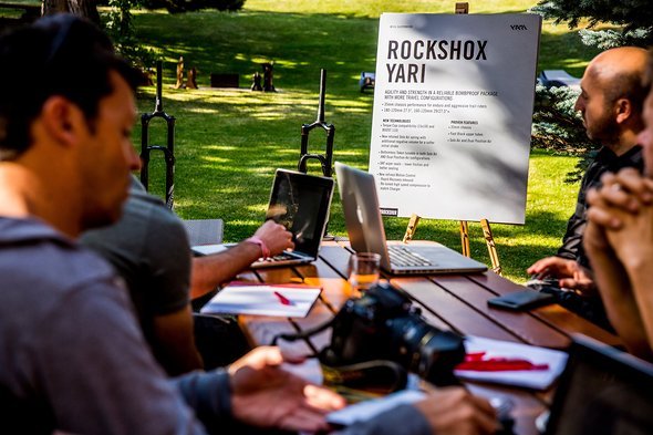 Neben der neuen Lyrik hat RockShox auch die günstigere Yari vorgestellt Neben der neuen Lyrik hat RockShox auch die günstigere Yari vorgestellt