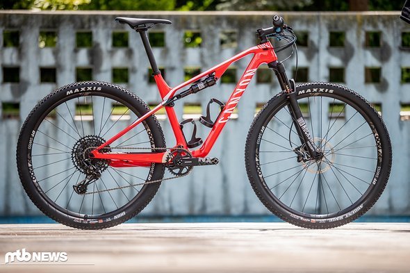 Canyon Lux CF SL 6.0 Pro Race Canyon Lux CF SL 6.0 Pro Race