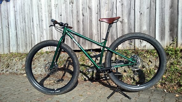 Das erste Serien 29+ von Surly, klassisch und mit Herzblut aufgebaut von unserem User mikeonbike. Das erste Serien 29+ von Surly, klassisch und mit Herzblut aufgebaut von unserem User mikeonbike.