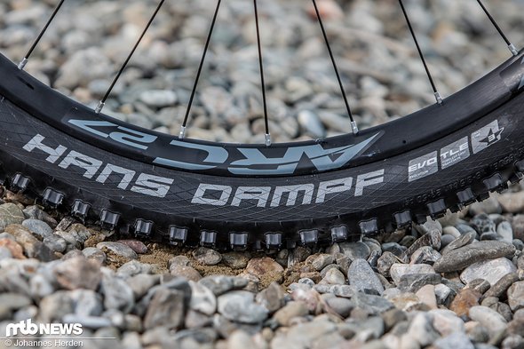 Schwalbe Magic Mary an der Front und Hans Dampf am Heck Schwalbe Magic Mary an der Front und Hans Dampf am Heck
