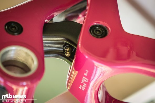 Fettpresse drauf und einmal durchdrücken Fettpresse drauf und einmal durchdrücken
