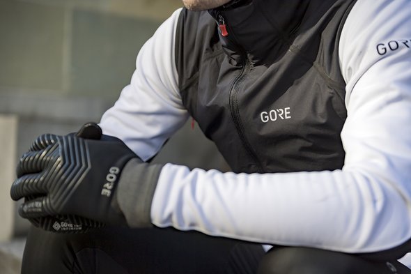 GORE® C3 GORE-TEX INFINIUM(TM) Mid Stretch Gloves 1