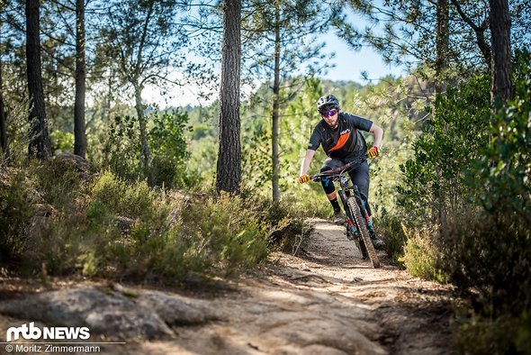 Auf flachen Trails ist das Spicy zwar erstaunlich agil – ein Beschleunigungswunder ist es jedoch nicht. Auf flachen Trails ist das Spicy zwar erstaunlich agil – ein Beschleunigungswunder ist es jedoch nicht.