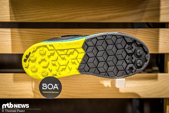 Die neue Sohle bestehend aus der Supertraction Gummimischung soll massig Grip zur Verfügung stellen. Die neue Sohle bestehend aus der Supertraction Gummimischung soll massig Grip zur Verfügung stellen.