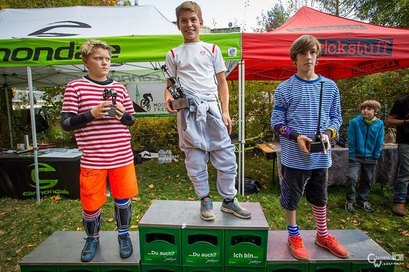 Das Podium der Kids zwischen 10 und 13: 1. Joel Wagner, 2. Yannick Nübling, 3. Max Hanselmann Das Podium der Kids zwischen 10 und 13: 1. Joel Wagner, 2. Yannick Nübling, 3. Max Hanselmann