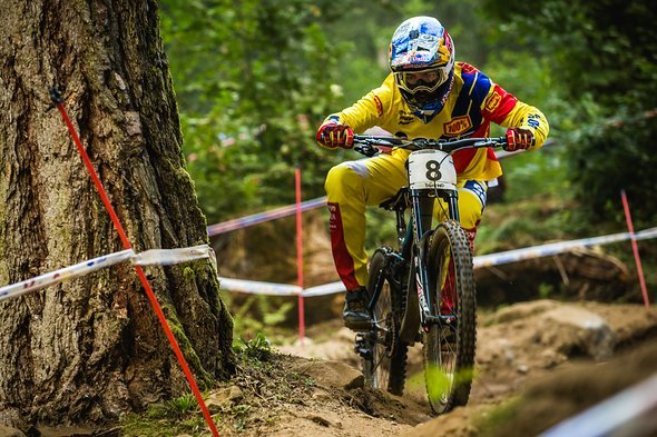 Marcelo Guetierrez ist zwar eingeklickt, aber scheinbar hat er die Tanzschuhe an. Am Ende landet er auf Rang 18 auf dem letzten Track der Saison. Marcelo Guetierrez ist zwar eingeklickt, aber scheinbar hat er die Tanzschuhe an. Am Ende landet er auf Rang 18 auf dem letzten Track der Saison.