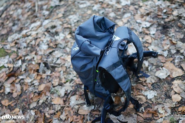 Der Packsack erweitert das Volumen auf insgesamt 23 l Der Packsack erweitert das Volumen auf insgesamt 23 l