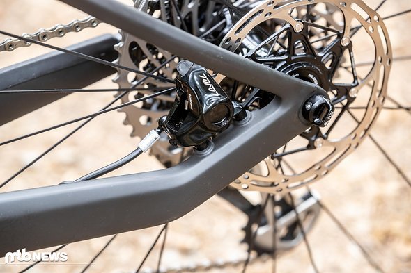 Gebremst wird unter anderem mit der SRAM Level Ultimate Gebremst wird unter anderem mit der SRAM Level Ultimate