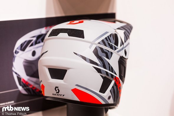 Der Nero ist zusätzlich noch in schwarz erhältlich und kommt zu guten Konditionen: 229 € kostet der Helm Der Nero ist zusätzlich noch in schwarz erhältlich und kommt zu guten Konditionen: 229 € kostet der Helm