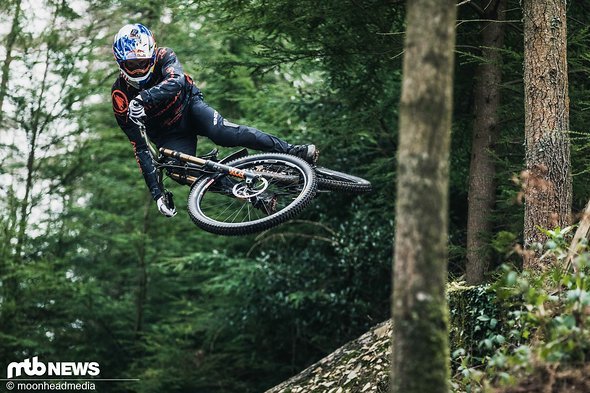 Dan, Gee und Rachel haben die Bikes nun schon seit einigen Wochen getestet und sind begeistert. Dan, Gee und Rachel haben die Bikes nun schon seit einigen Wochen getestet und sind begeistert.