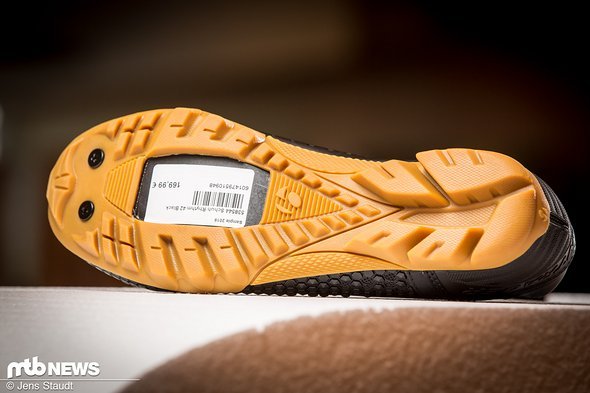 Auch hier ist Platz für Stollen und Cleats – der Schuh soll vor allem für den All-Mountain und Enduro-Einsatz perfekt sein Auch hier ist Platz für Stollen und Cleats – der Schuh soll vor allem für den All-Mountain und Enduro-Einsatz perfekt sein