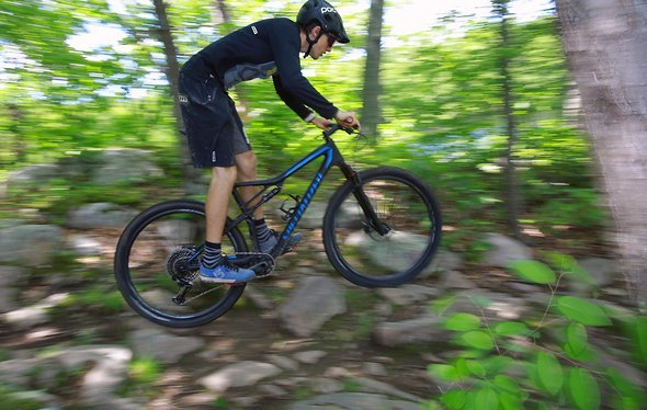 Die Laufruhe ist für ein Bike dieser Federwegsklasse sehr gut. Die Laufruhe ist für ein Bike dieser Federwegsklasse sehr gut.