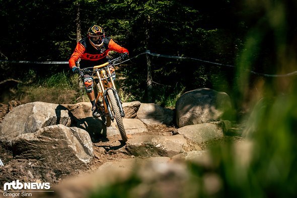 In rumpeligen Steinfeldern lässt sich das Bike präzise steuern und erholt sich schnell von großen Schlägen. In rumpeligen Steinfeldern lässt sich das Bike präzise steuern und erholt sich schnell von großen Schlägen.