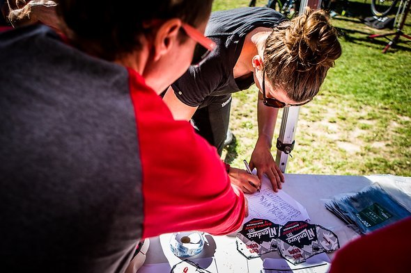 Bei der Registrierung bekommt jeder der 150 Teilnehmer ein mehr als großzügiges Goodiebag. Bei der Registrierung bekommt jeder der 150 Teilnehmer ein mehr als großzügiges Goodiebag.