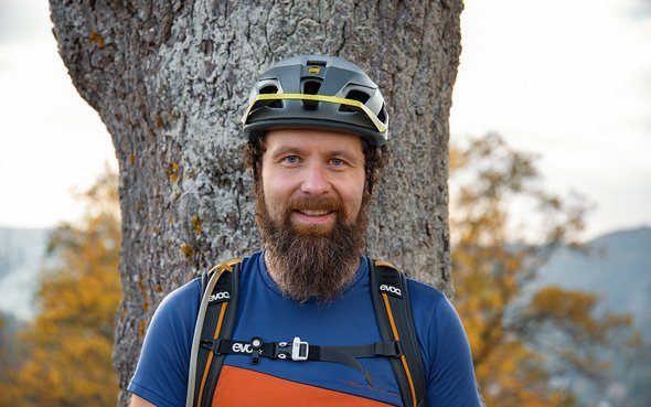 ... bilden Guides aus und genießen vor allem unsere Touren zwischen Franken und dem Bayerischen Wald. Und natürlich auch darüber hinaus. ... bilden Guides aus und genießen vor allem unsere Touren zwischen Franken und dem Bayerischen Wald. Und natürlich auch darüber hinaus.