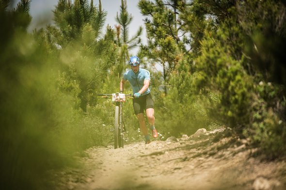 Einen Platten bei den 24h Finale Ligure zu fahren ist nicht weiter schwer Einen Platten bei den 24h Finale Ligure zu fahren ist nicht weiter schwer