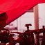Immer alle Hände voll zu tun: Mechaniker jeglicher Teams fangen ihre Arbeit an, bevor oder nachdem der meiste Trubel über die Bühne geht oder gegangen ist.