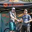 Übergabe des Erlöses vom Losverkauf der Trailcare-Aktion