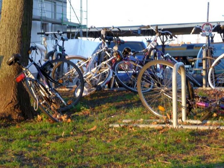 Foto FahrradAbstellSchrottplatzPlatz2