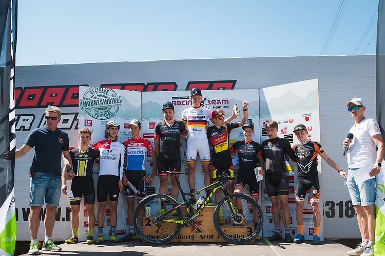 Die deutschen Nachwuchstalente überzeugen: Max Brandl und Luca Schwarbauer feierten in Haiming einen Doppelsieg, ihr Teamkollege David List landete auf einem starken siebten Rang Die deutschen Nachwuchstalente überzeugen: Max Brandl und Luca Schwarbauer feierten in Haiming einen Doppelsieg, ihr Teamkollege David List landete auf einem starken siebten Rang