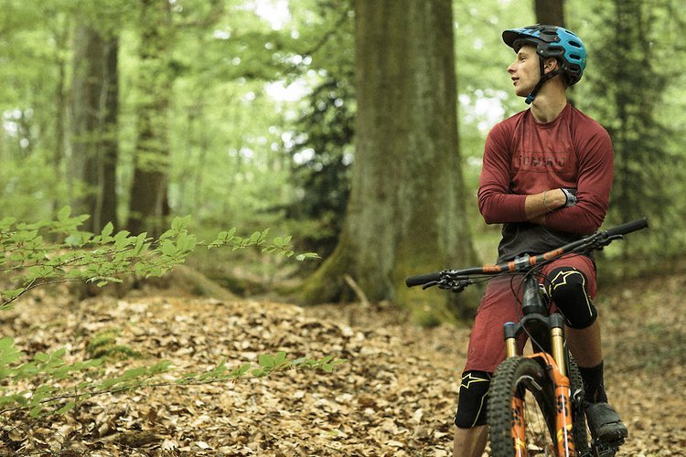 Heute überzeugt Martin mit Gewinnen in UCI und Enduro World Series. Heute überzeugt Martin mit Gewinnen in UCI und Enduro World Series.