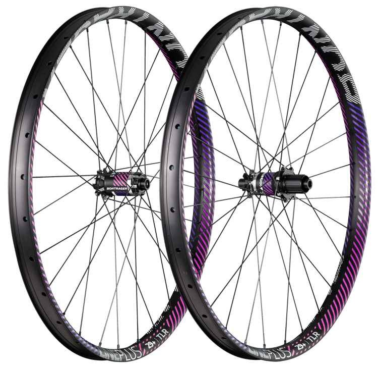Das Line Plus TLR Laufrad hat 29" Durchmesser und soll die ideale Basis für leichte 29+ Bikes sein, deren breite Reifen auch breite Felgen erfordern Das Line Plus TLR Laufrad hat 29" Durchmesser und soll die ideale Basis für leichte 29+ Bikes sein, deren breite Reifen auch breite Felgen erfordern