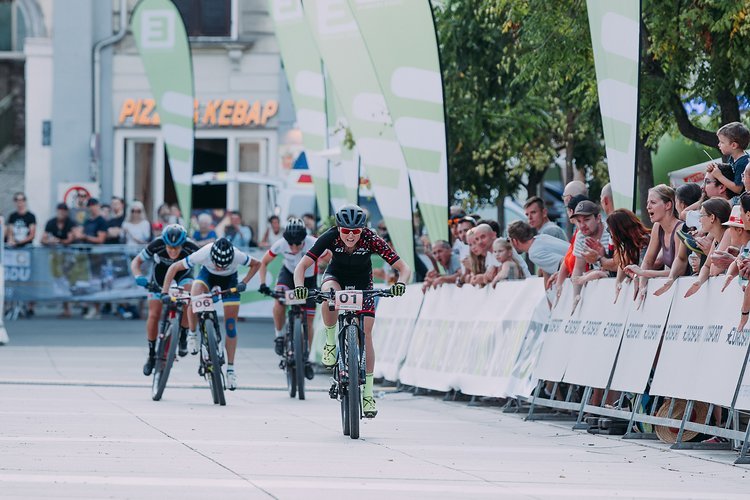 Anne Terpstra sicherte sich in der Grazer Innenstadt den Sieg beim Eliminator Weltcup. Anne Terpstra sicherte sich in der Grazer Innenstadt den Sieg beim Eliminator Weltcup.