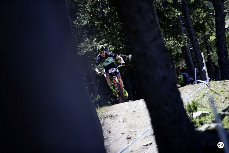 Mathias Flückiger fährt weiterhin für das Team von Ralph Näf, wird aber nicht mehr auf einem Bike von Radon auf Titeljagd gehen. Mathias Flückiger fährt weiterhin für das Team von Ralph Näf, wird aber nicht mehr auf einem Bike von Radon auf Titeljagd gehen.