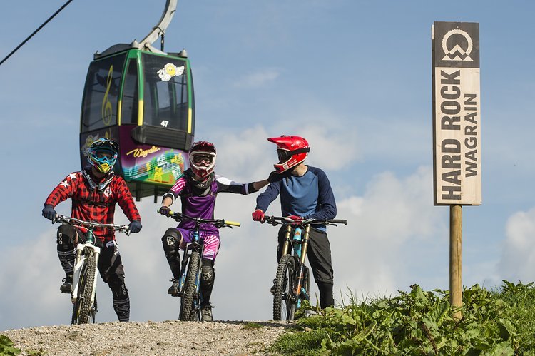 Auf neun unterschiedlichen Trail- Varianten finden sowohl Profis als auch Anfänger eine abwechslungsreiche Spielwiese. Auf neun unterschiedlichen Trail- Varianten finden sowohl Profis als auch Anfänger eine abwechslungsreiche Spielwiese.