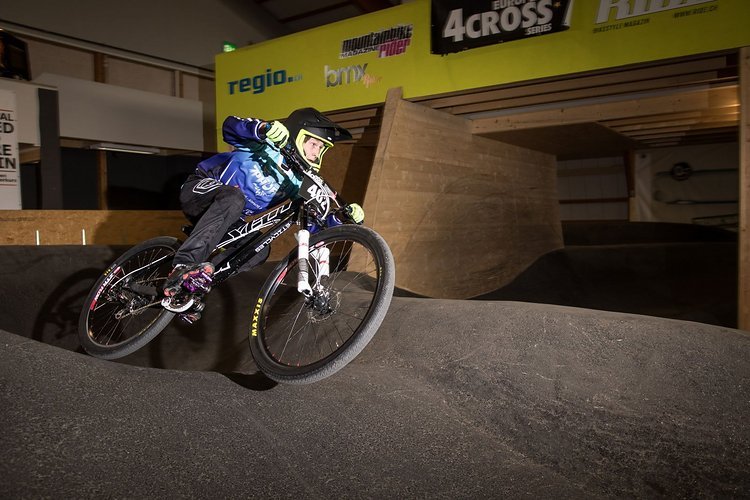 Der schnelle U17-Fahrer Fabian von Allmen ist sonst eher auf dem BMX-Rad anzutreffen. In dieser Saison will er aber auch bei einigen 4Cross und Dualrennen angreifen Der schnelle U17-Fahrer Fabian von Allmen ist sonst eher auf dem BMX-Rad anzutreffen. In dieser Saison will er aber auch bei einigen 4Cross und Dualrennen angreifen