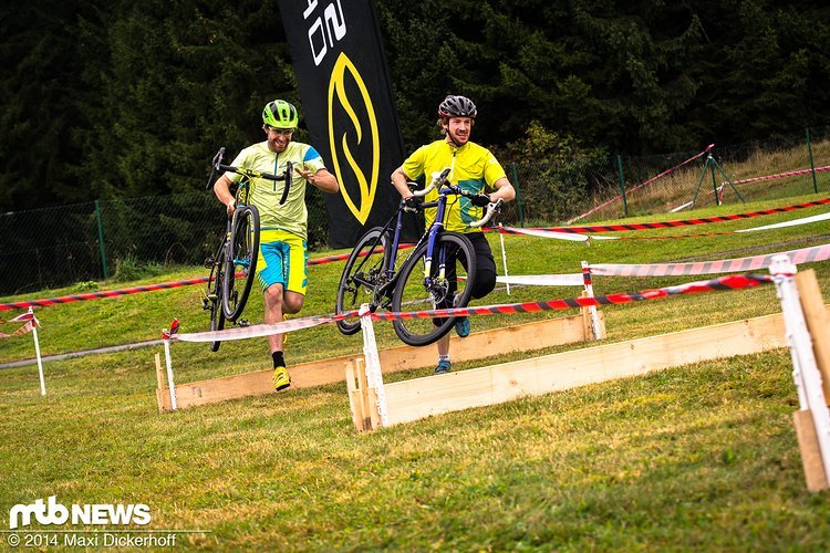 Neue Erfahrung: Maxi und Redaktionskollege Thomas Fritsch beim ersten (und bisher letzten) gemeinsamen Cyclo Cross Rennen Neue Erfahrung: Maxi und Redaktionskollege Thomas Fritsch beim ersten (und bisher letzten) gemeinsamen Cyclo Cross Rennen