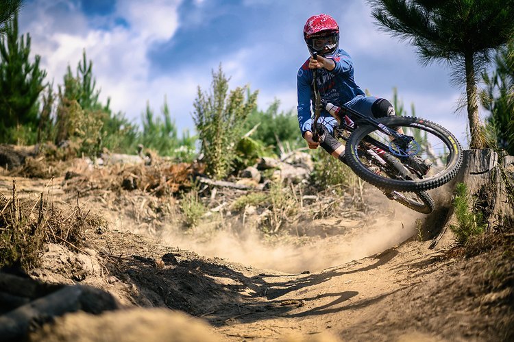 Das Commençal Vallnord Enduro-Team wird mit vier Fahrern in die Saison 2019 starten Das Commençal Vallnord Enduro-Team wird mit vier Fahrern in die Saison 2019 starten