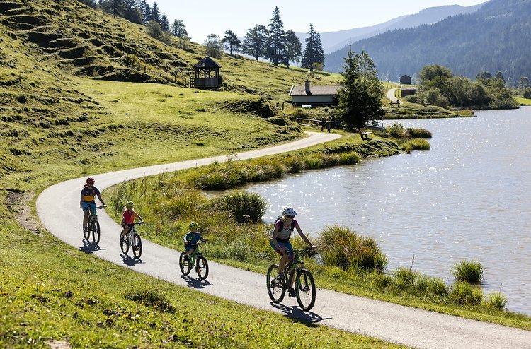 Zielgruppe der Region Saalfelden/Leogang sind Biker jeglicher Könnenstufe, von groß bis klein Zielgruppe der Region Saalfelden/Leogang sind Biker jeglicher Könnenstufe, von groß bis klein
