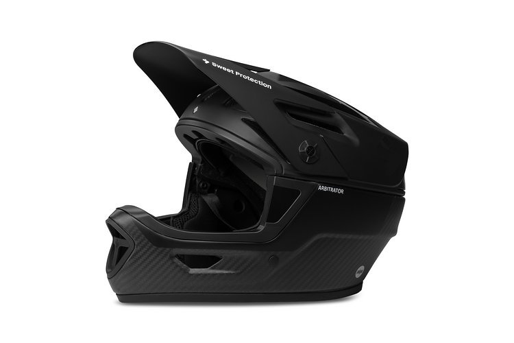 Der neue Sweet Protection Arbitrator MIPS-Helm ist in zwei Größen sowie zwei Farben für einen Preis von 299 € erhältlich. Der neue Sweet Protection Arbitrator MIPS-Helm ist in zwei Größen sowie zwei Farben für einen Preis von 299 € erhältlich.
