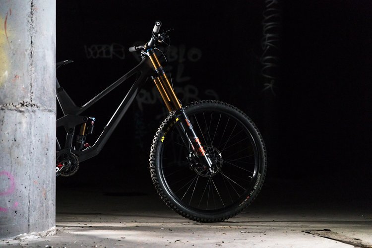Das erste Bike von Prime wird wohl ein High-End-Downhill-Bike, das den Platzhirschen auf dem Markt um nichts nachstehen soll Das erste Bike von Prime wird wohl ein High-End-Downhill-Bike, das den Platzhirschen auf dem Markt um nichts nachstehen soll
