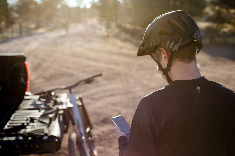 Auch für Fahrten im Hinterland, ohne Handy-Netz bietet Specialized ANGi eine Lösung Auch für Fahrten im Hinterland, ohne Handy-Netz bietet Specialized ANGi eine Lösung