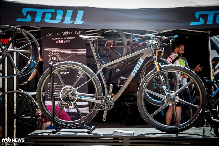 Leichter wird es nicht: die optional erhältlichen bike ahead composites BiTurbo RS Laufräder sind nicht nur optisch schnell Leichter wird es nicht: die optional erhältlichen bike ahead composites BiTurbo RS Laufräder sind nicht nur optisch schnell