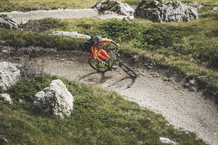 Zwischen Stationen und Checkpoints wird auf einer feinen Mischung aus Natur- und Flow-Trails der Spaß betont Zwischen Stationen und Checkpoints wird auf einer feinen Mischung aus Natur- und Flow-Trails der Spaß betont