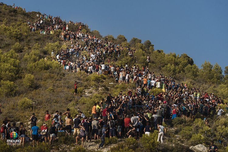 Das Saison-Finale wird 2019 das erste Mal als Trophy of Nations-Rennen in Finale Ligure begangen Das Saison-Finale wird 2019 das erste Mal als Trophy of Nations-Rennen in Finale Ligure begangen