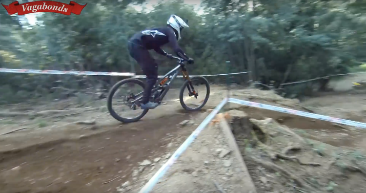 Cannondale-Profi Matt Simmonds ist nicht nur als World Cup-Fahrer gelistet, sondern scheint auch eifrig ein neues Bike zu testen Cannondale-Profi Matt Simmonds ist nicht nur als World Cup-Fahrer gelistet, sondern scheint auch eifrig ein neues Bike zu testen
