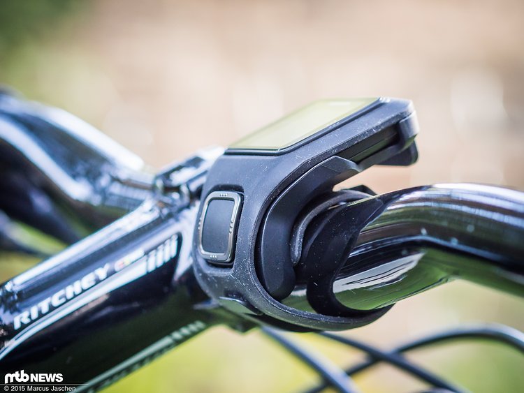 Durch das Gummiband der Fahrradhalterung ist sowohl Polsterung als auch Rutschsicherheit gewährleistet Durch das Gummiband der Fahrradhalterung ist sowohl Polsterung als auch Rutschsicherheit gewährleistet
