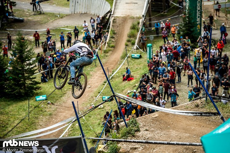 Beim World Cup in Lenzerheide legte der Italiener eine weitere starke Quali hin, hatte dann im Rennlauf allerdings Probleme. Beim World Cup in Lenzerheide legte der Italiener eine weitere starke Quali hin, hatte dann im Rennlauf allerdings Probleme.