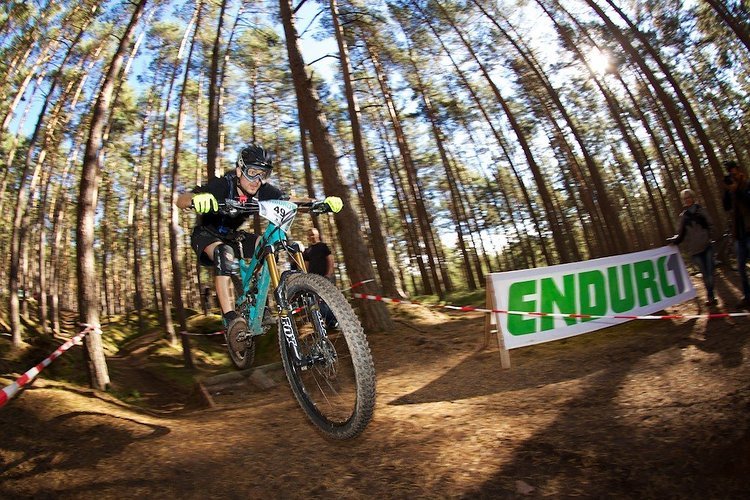 Anlieger, Sprünge, Hohlwege - wer auf Stage 5 keinen Spaß hatte war beim falschen Rennen. EnduroOne Testevent 2013 Anlieger, Sprünge, Hohlwege - wer auf Stage 5 keinen Spaß hatte war beim falschen Rennen. EnduroOne Testevent 2013