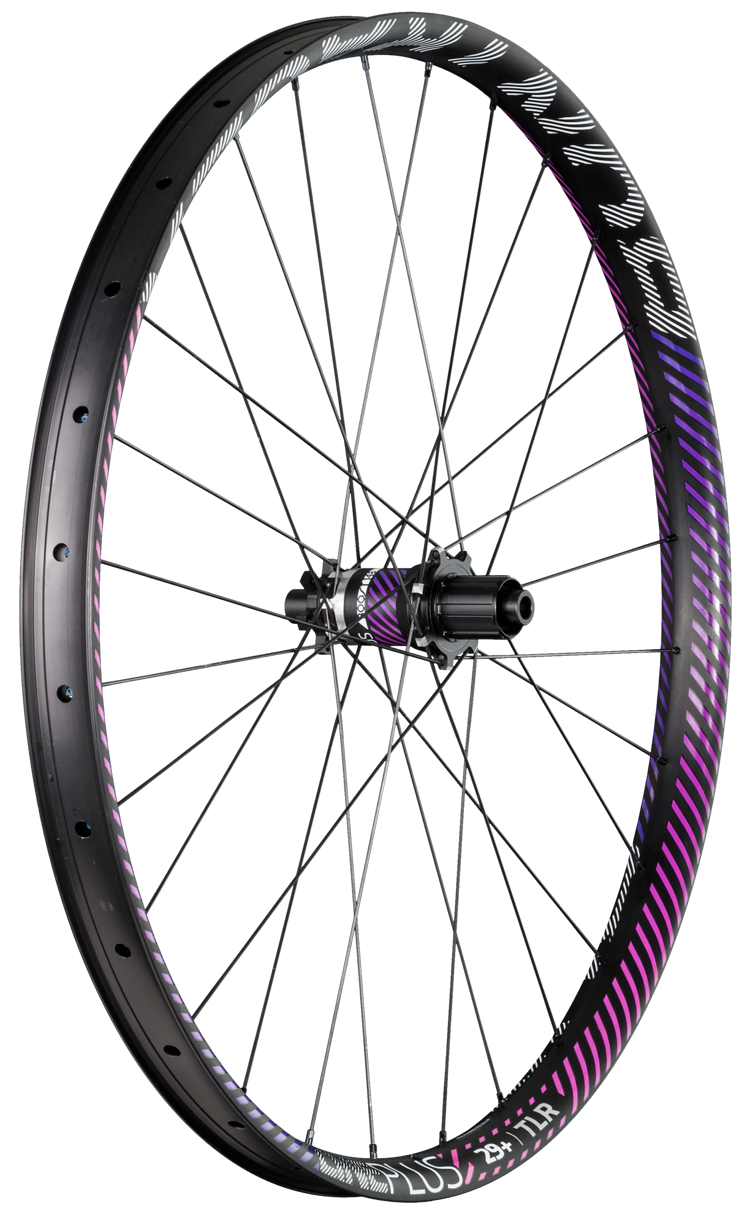 Das Bontrager Line Plus TLR Disc 29 Laufrad ist in verschiedenen Einbaubreiten verfügbar und hat eine 39 mm breite Felge Das Bontrager Line Plus TLR Disc 29 Laufrad ist in verschiedenen Einbaubreiten verfügbar und hat eine 39 mm breite Felge