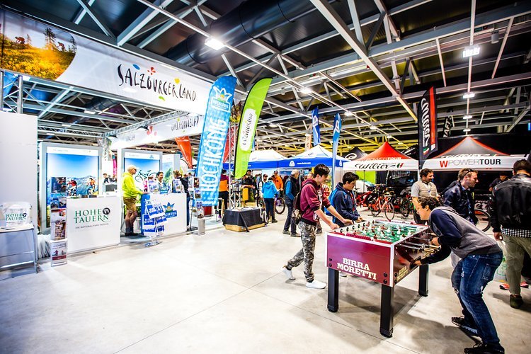 Diese Bild wird es in diesem Jahr dreifach zu sehen geben. In Riva, Willingen und Saalfelden/Leogang werden heuer BIKE-Festivals veranstaltet. Diese Bild wird es in diesem Jahr dreifach zu sehen geben. In Riva, Willingen und Saalfelden/Leogang werden heuer BIKE-Festivals veranstaltet.